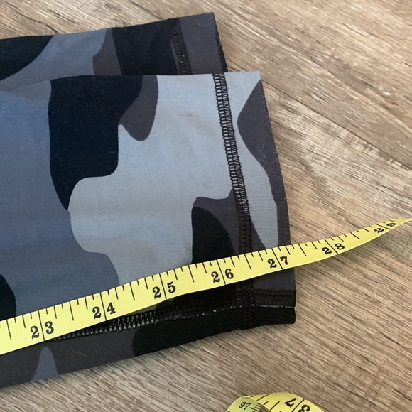 PINK Black/Grey Camo Stretch Leggings GUC L - Picture 6 of 7